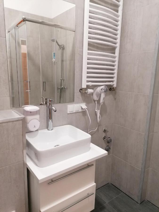 Hostel Tulip - Pokoj 7 Ze Wspolna Lazienka I Kuchnia Szczecin Exterior photo